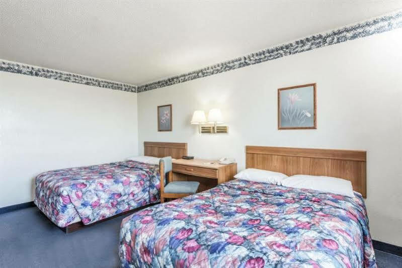 Red Roof Inn Greensburg Eksteriør bilde